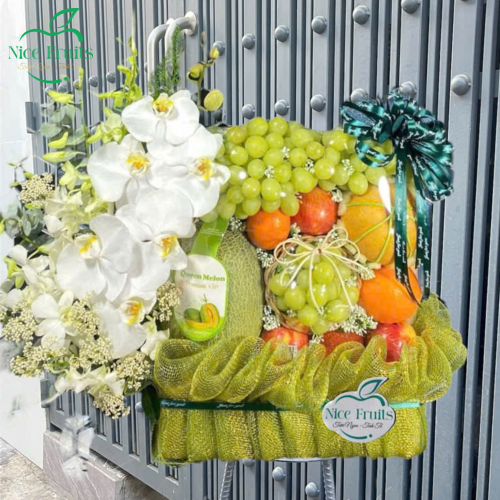Giỏ trái cây chúc mừng mẫu 14