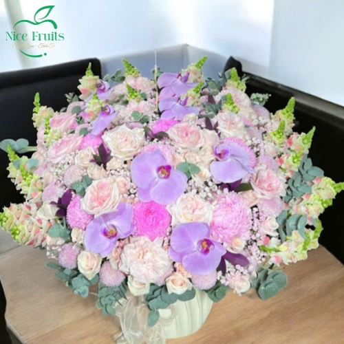 Giỏ Hoa Lan Hồ Điệp Phối Hồng Kem & Cúc Mẫu Đơn