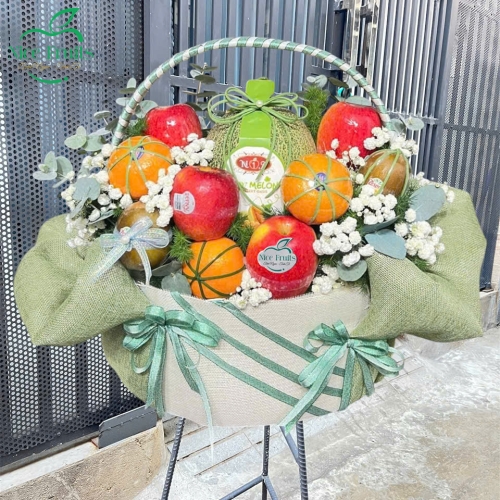Giỏ trái cây chúc mừng mẫu 6
