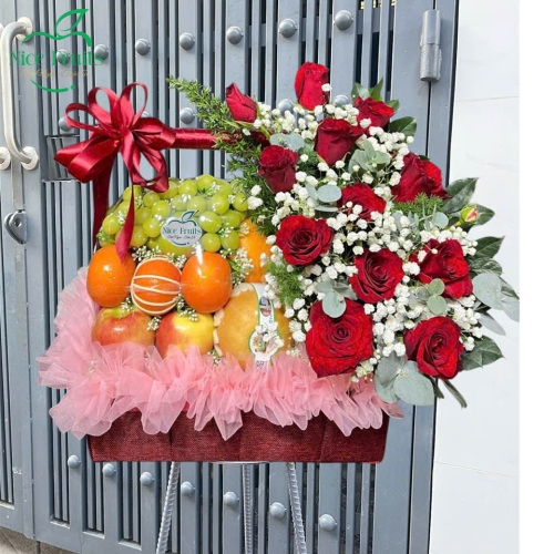Giỏ trái cây chúc mừng mẫu 11