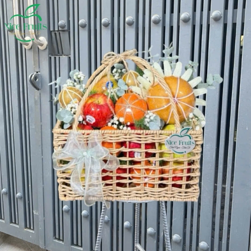 Giỏ trái cây chúc mừng mẫu 16